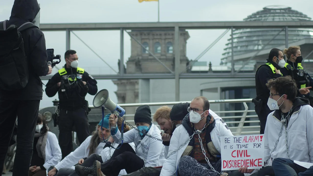 1.5_Berlin, Germany Kronprinzenbrücke 6.4.2022 copy